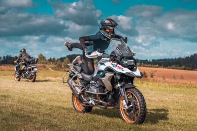 trénink jízdy na motorce v terénu